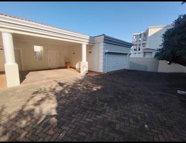 3 BEDROOM APARTMENT FOR SALE IN LA LUCIA